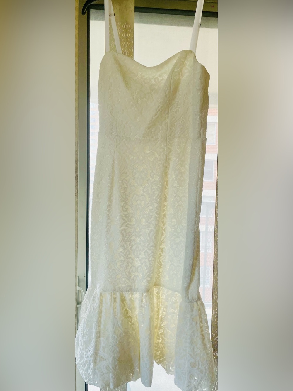 Milly Elegant White Lace Adjustable Straps Dress with puffy/ruffle Bottom size 8